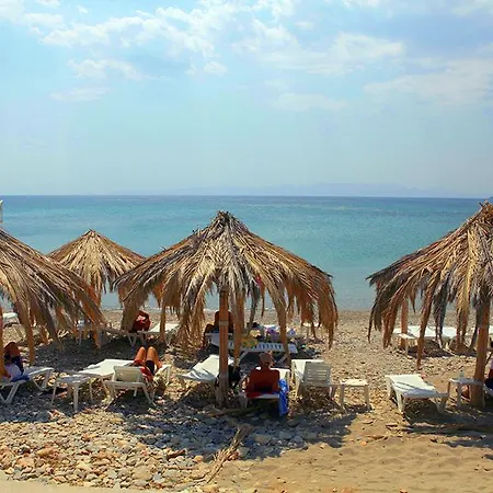 Дом отдыха Tompras Village