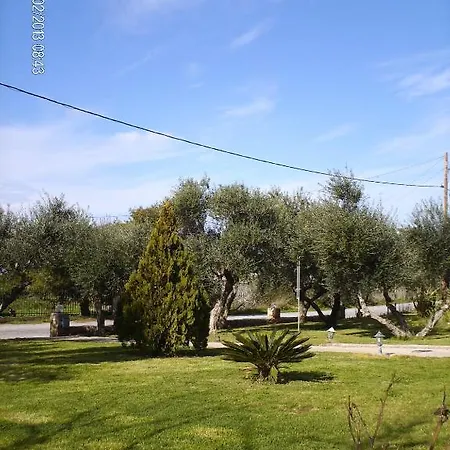 Дом отдыха Tompras Village