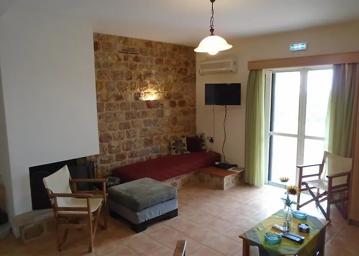 Tompras Village * Paralia Demonias